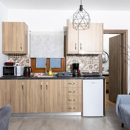 Utopia Suites 3 Aegina エクステリア 写真